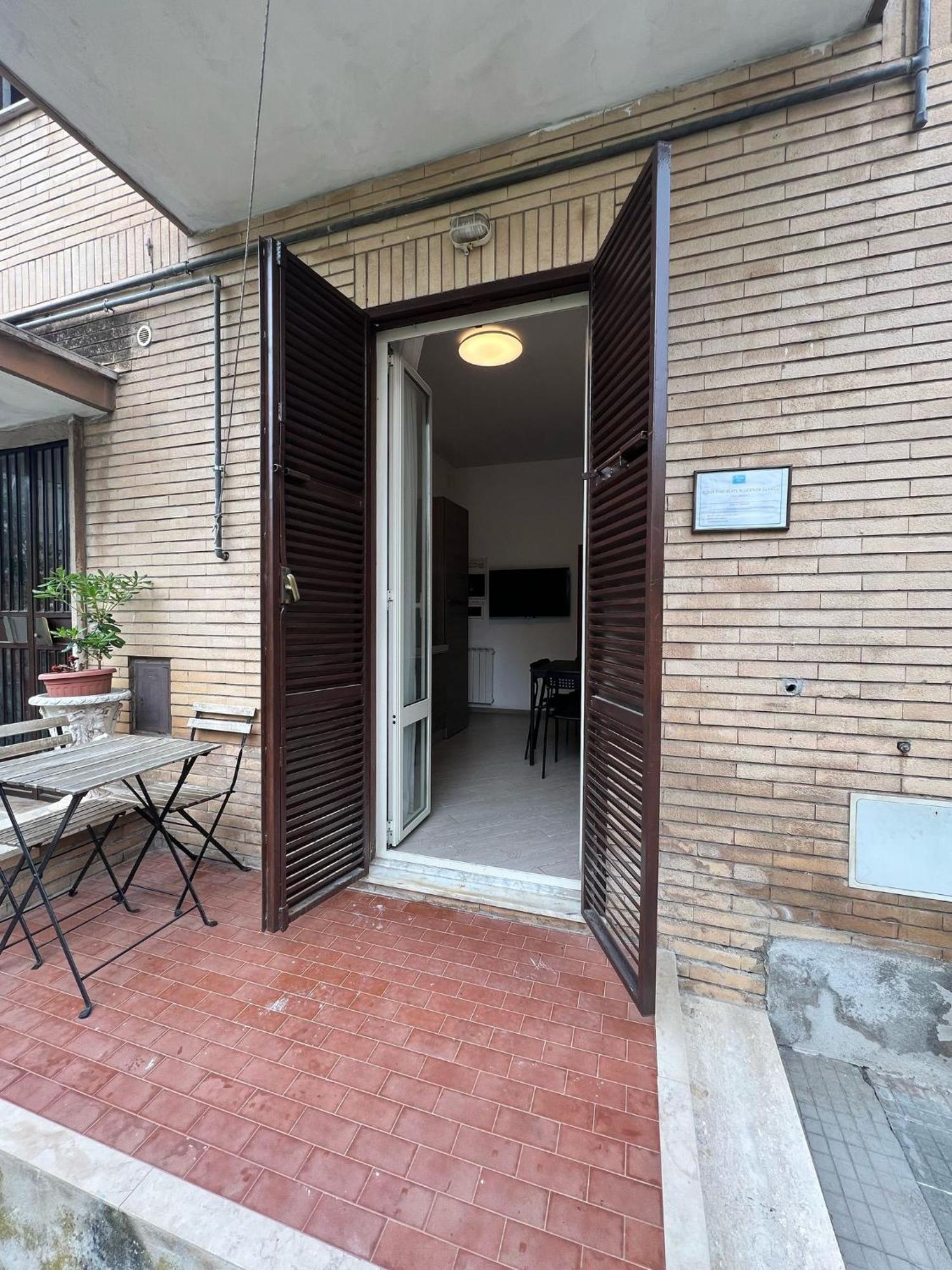Roma Chic Residenza Gemelli Apartment Luaran gambar