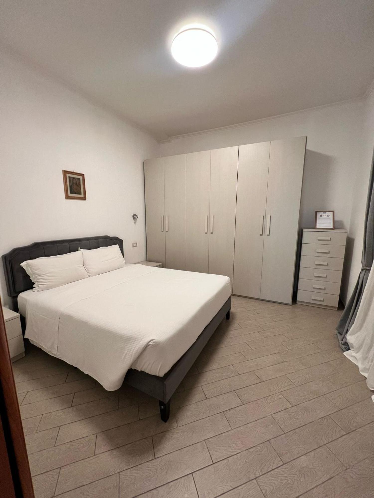 Roma Chic Residenza Gemelli Apartment Luaran gambar